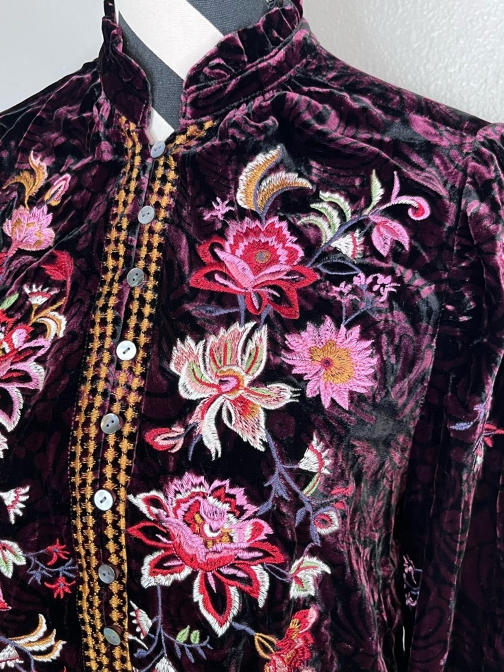 NWT Sundance Elisabeth Whimsigoth Velvet Dark Floral Embroidered Blouse Sz SX - Picture 12 of 14